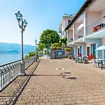Vakantiehuis Captivating In Near The Sea *