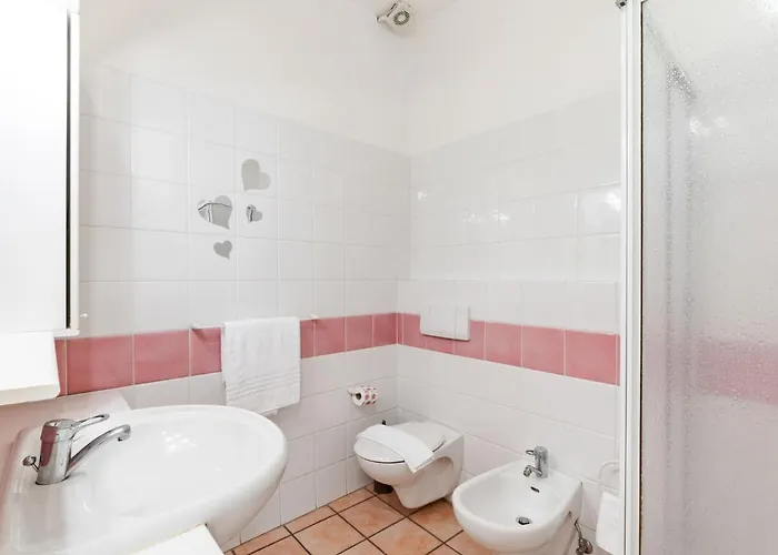 Captivating In Near The Sea אוג'ביו