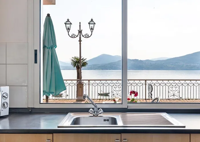 Captivating In Near The Sea 오게비오